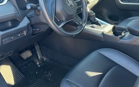 Toyota RAV4, 2021 год, 4 500 000 рублей, 8 фотография