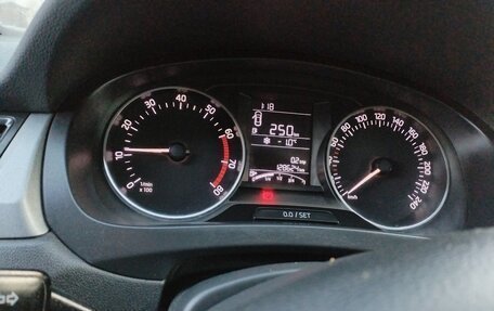 Skoda Rapid I, 2016 год, 800 000 рублей, 14 фотография