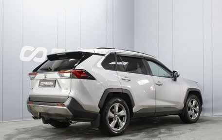 Toyota RAV4, 2021 год, 3 330 000 рублей, 2 фотография
