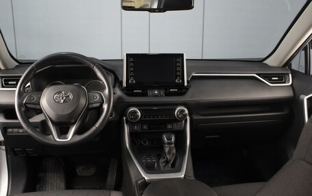 Toyota RAV4, 2021 год, 3 330 000 рублей, 5 фотография