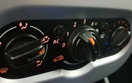 Renault Sandero I, 2013 год, 680 000 рублей, 18 фотография