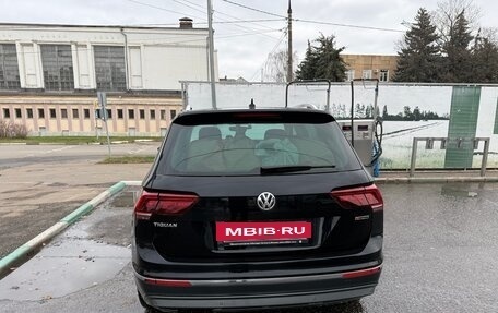 Volkswagen Tiguan II, 2018 год, 3 200 000 рублей, 17 фотография