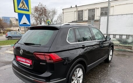 Volkswagen Tiguan II, 2018 год, 3 200 000 рублей, 19 фотография