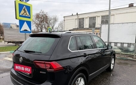 Volkswagen Tiguan II, 2018 год, 3 200 000 рублей, 18 фотография