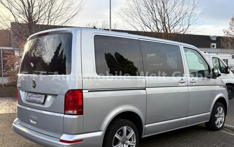 Volkswagen Multivan T6 рестайлинг, 2021 год, 3 890 000 рублей, 5 фотография