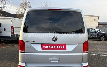 Volkswagen Multivan T6 рестайлинг, 2021 год, 3 890 000 рублей, 3 фотография