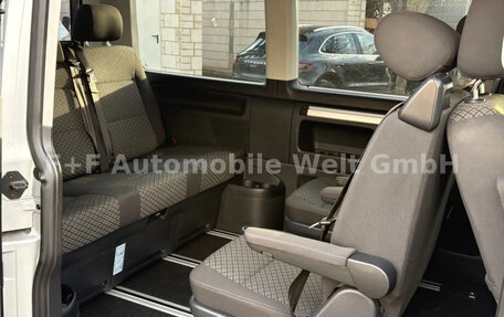 Volkswagen Multivan T6 рестайлинг, 2021 год, 3 890 000 рублей, 11 фотография