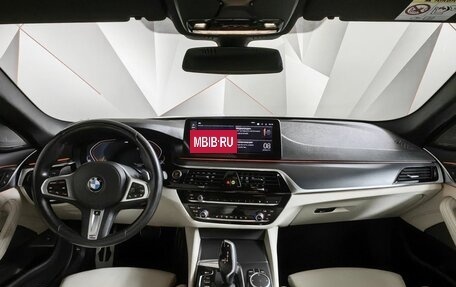 BMW 5 серия, 2021 год, 5 820 000 рублей, 11 фотография