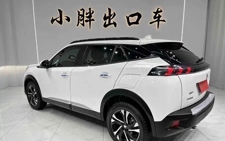 Peugeot 2008 II, 2022 год, 1 450 000 рублей, 6 фотография