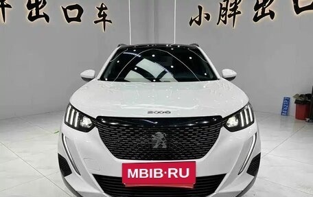 Peugeot 2008 II, 2022 год, 1 450 000 рублей, 2 фотография