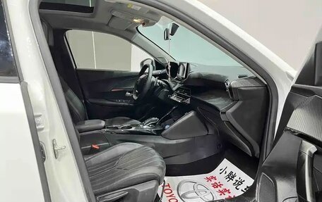 Peugeot 2008 II, 2022 год, 1 450 000 рублей, 13 фотография