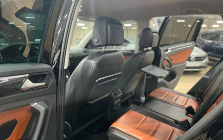 Volkswagen Tiguan II, 2017 год, 2 590 000 рублей, 28 фотография