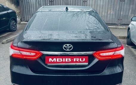 Toyota Camry, 2023 год, 3 350 000 рублей, 2 фотография