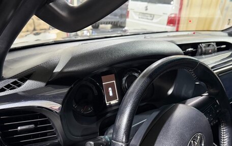 Toyota Hilux VIII, 2019 год, 3 410 000 рублей, 12 фотография