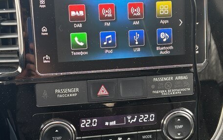 Mitsubishi Outlander III рестайлинг 3, 2017 год, 2 050 000 рублей, 2 фотография