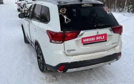 Mitsubishi Outlander III рестайлинг 3, 2017 год, 2 050 000 рублей, 4 фотография