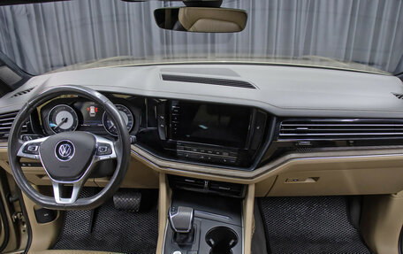 Volkswagen Touareg III, 2019 год, 4 298 000 рублей, 14 фотография