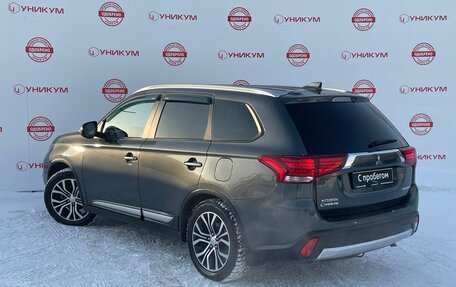 Mitsubishi Outlander III рестайлинг 3, 2018 год, 1 999 000 рублей, 3 фотография