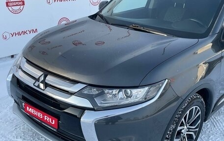 Mitsubishi Outlander III рестайлинг 3, 2018 год, 1 999 000 рублей, 9 фотография