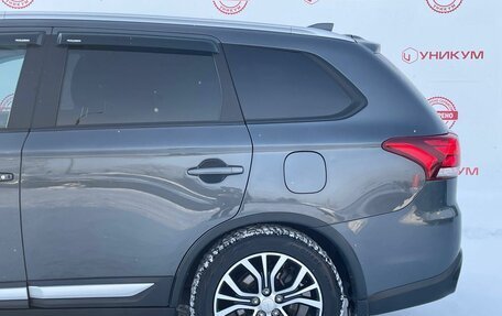 Mitsubishi Outlander III рестайлинг 3, 2018 год, 1 999 000 рублей, 14 фотография