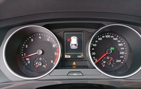 Volkswagen Tiguan II, 2021 год, 3 700 000 рублей, 9 фотография