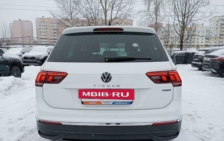 Volkswagen Tiguan II, 2021 год, 3 700 000 рублей, 5 фотография