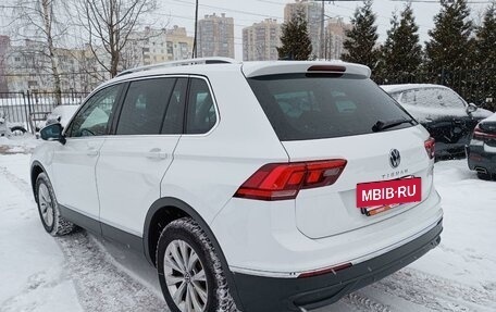 Volkswagen Tiguan II, 2021 год, 3 700 000 рублей, 3 фотография