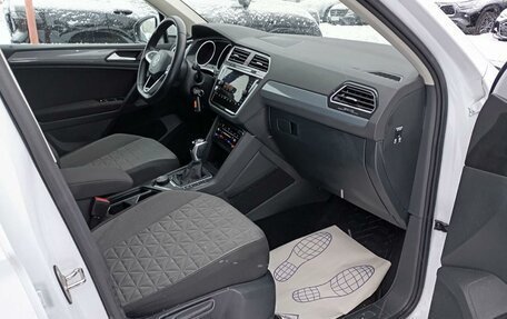 Volkswagen Tiguan II, 2021 год, 3 700 000 рублей, 14 фотография