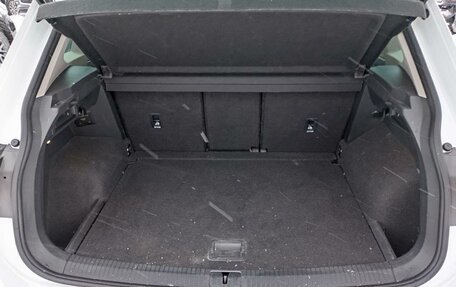 Volkswagen Tiguan II, 2021 год, 3 700 000 рублей, 23 фотография