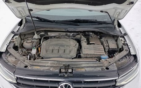 Volkswagen Tiguan II, 2021 год, 3 700 000 рублей, 25 фотография