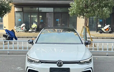 Volkswagen Golf VIII, 2023 год, 2 095 000 рублей, 2 фотография