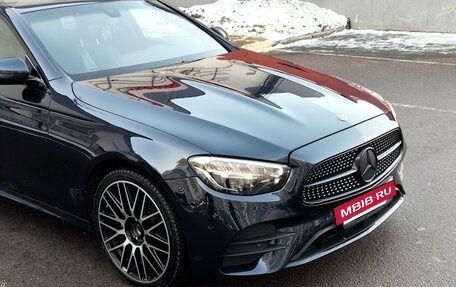 Mercedes-Benz E-Класс, 2020 год, 3 750 000 рублей, 4 фотография