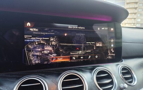 Mercedes-Benz E-Класс, 2020 год, 3 750 000 рублей, 24 фотография