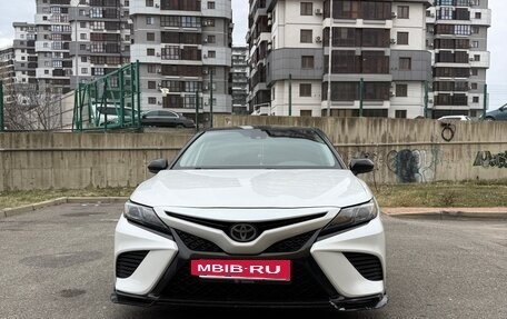 Toyota Camry, 2019 год, 3 100 000 рублей, 16 фотография
