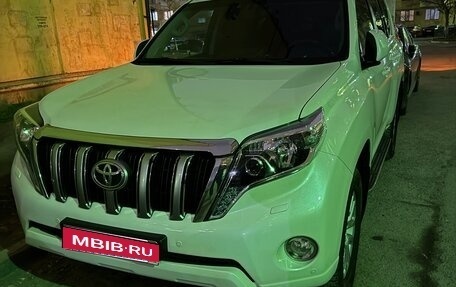 Toyota Land Cruiser Prado 150 рестайлинг 2, 2015 год, 3 600 000 рублей, 1 фотография