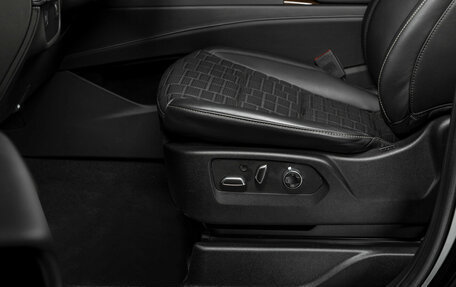 Cadillac Escalade V, 2023 год, 14 800 000 рублей, 13 фотография