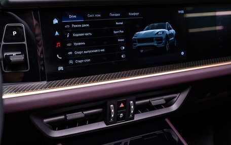 Porsche Cayenne III, 2025 год, 23 990 000 рублей, 23 фотография