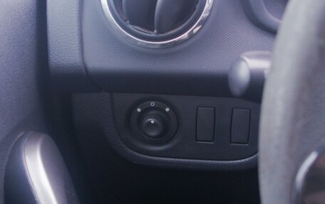 Renault Sandero II рестайлинг, 2015 год, 905 000 рублей, 19 фотография