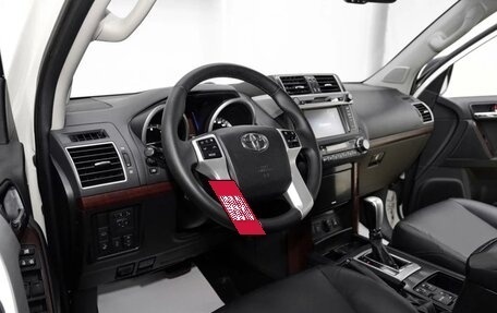 Toyota Land Cruiser Prado 150 рестайлинг 2, 2015 год, 3 600 000 рублей, 3 фотография
