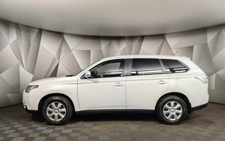Mitsubishi Outlander III рестайлинг 3, 2013 год, 1 343 000 рублей, 5 фотография
