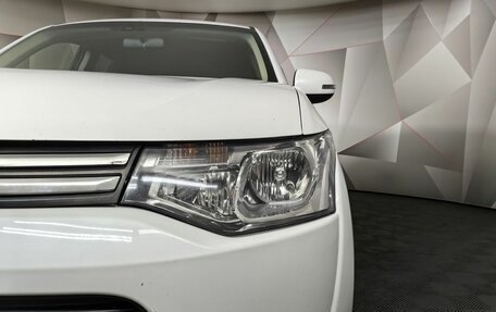 Mitsubishi Outlander III рестайлинг 3, 2013 год, 1 343 000 рублей, 10 фотография