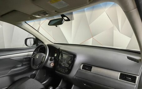 Mitsubishi Outlander III рестайлинг 3, 2013 год, 1 343 000 рублей, 15 фотография