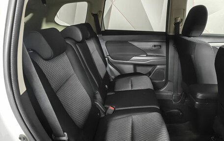 Mitsubishi Outlander III рестайлинг 3, 2013 год, 1 343 000 рублей, 12 фотография