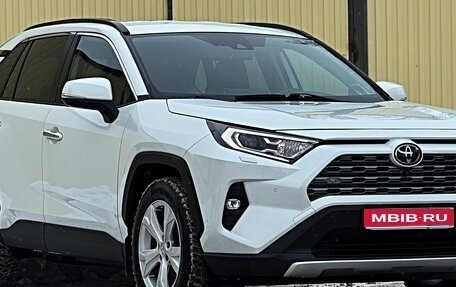 Toyota RAV4, 2021 год, 4 050 000 рублей, 1 фотография
