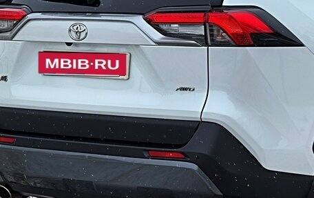 Toyota RAV4, 2021 год, 4 050 000 рублей, 11 фотография