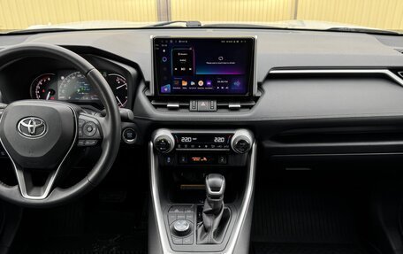 Toyota RAV4, 2021 год, 4 050 000 рублей, 27 фотография