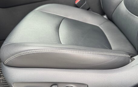 Toyota RAV4, 2021 год, 4 050 000 рублей, 36 фотография