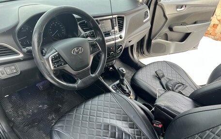 Hyundai Solaris II рестайлинг, 2017 год, 1 400 000 рублей, 36 фотография