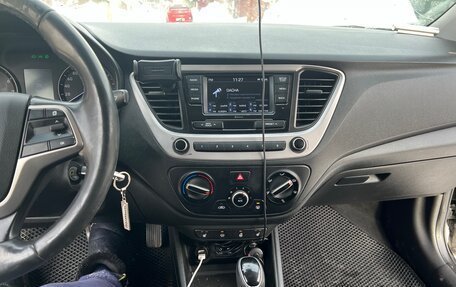 Hyundai Solaris II рестайлинг, 2017 год, 1 400 000 рублей, 35 фотография