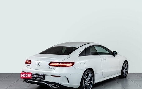 Mercedes-Benz E-Класс, 2018 год, 3 928 000 рублей, 4 фотография